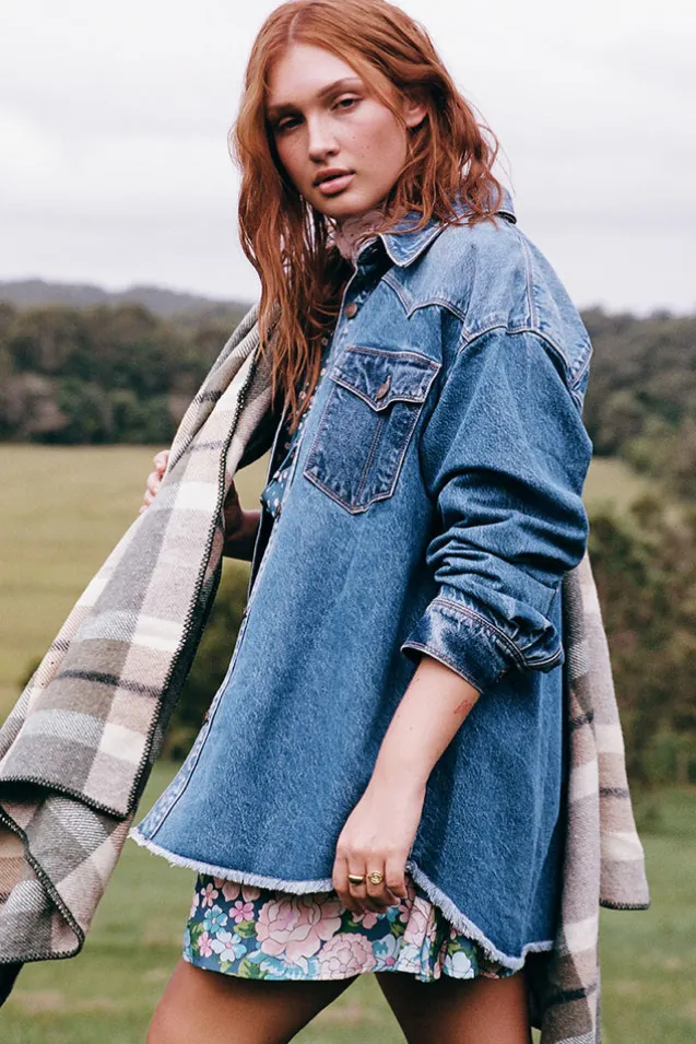 daisy_patchwork_denim_shi_3.webp Patchwork Daisy Denim Shirt Fashion