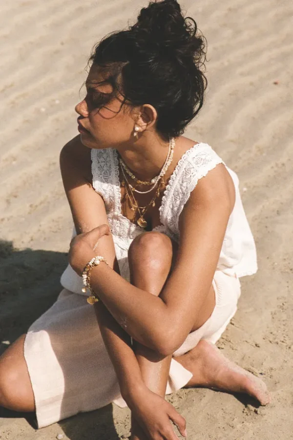 Shell Beach Hibiscus Necklace Flash Sale
