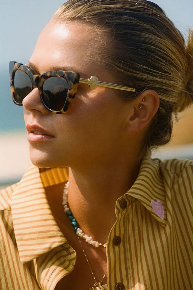 marilyn_with_solid_brown__2-1.webp Tortoise Marilyn With Solid Brown Lens Cheap