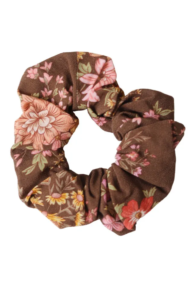 meadowland_scrunchie_2.webp Hazelnut Meadowland Scrunchie Shop