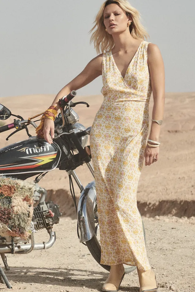 yellow_rose_bias_maxi_dre_1.webp Honeysuckle Yellow Rose Bias Maxi Dress Fashion